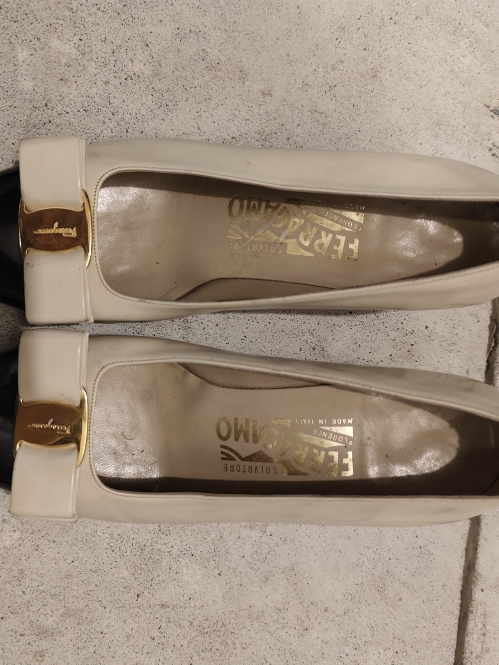 Salvatore Ferragamo Cream and Black Vara Bow Leather Low Heel